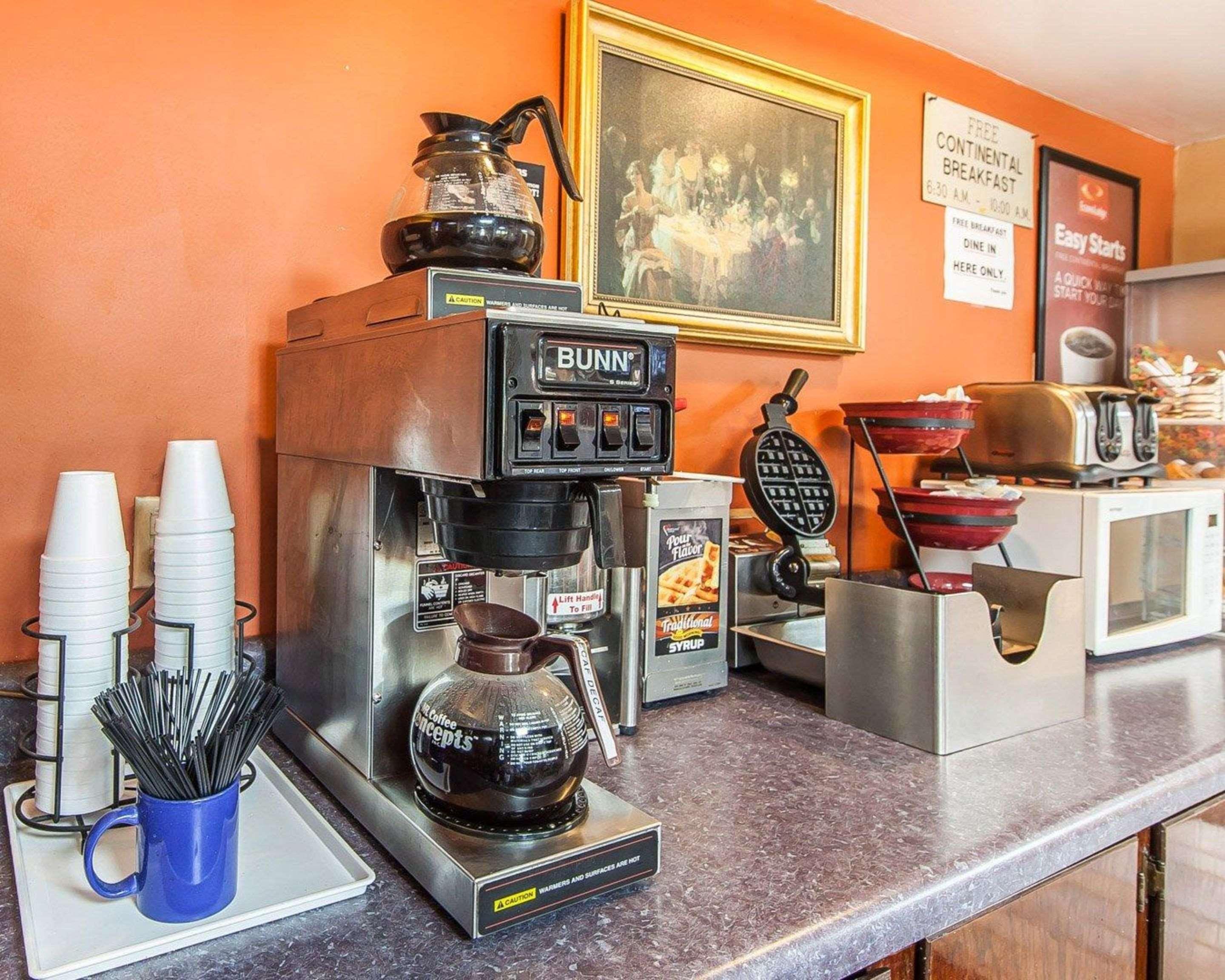 Econo Lodge Cleveland Kültér fotó